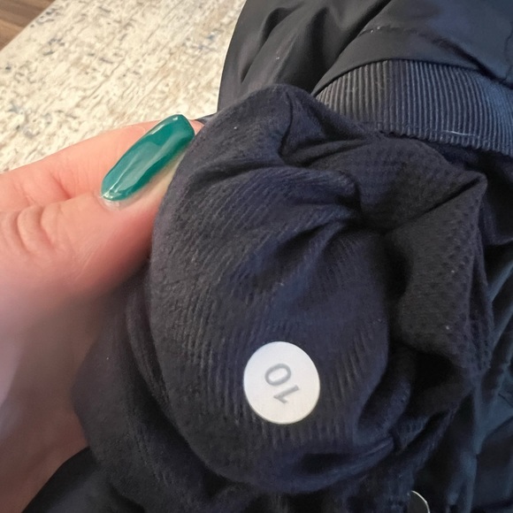 Lululemon The Fluffiest Vest size 10 - Picture 8 of 12